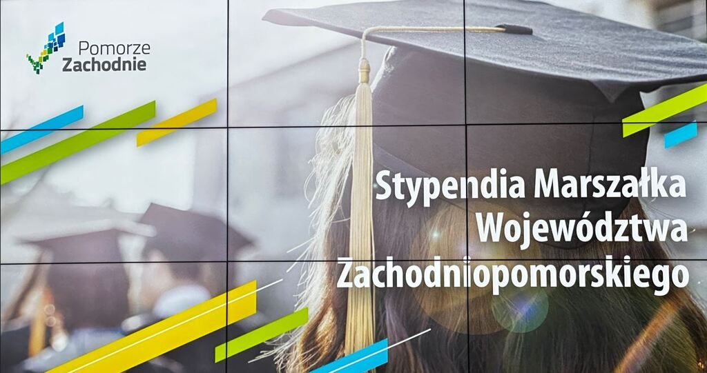 Uczniowie TME – stypendyści Marszałka Województwa Zachodniopomorskiego – podczas uroczystości wręczenia stypendiów