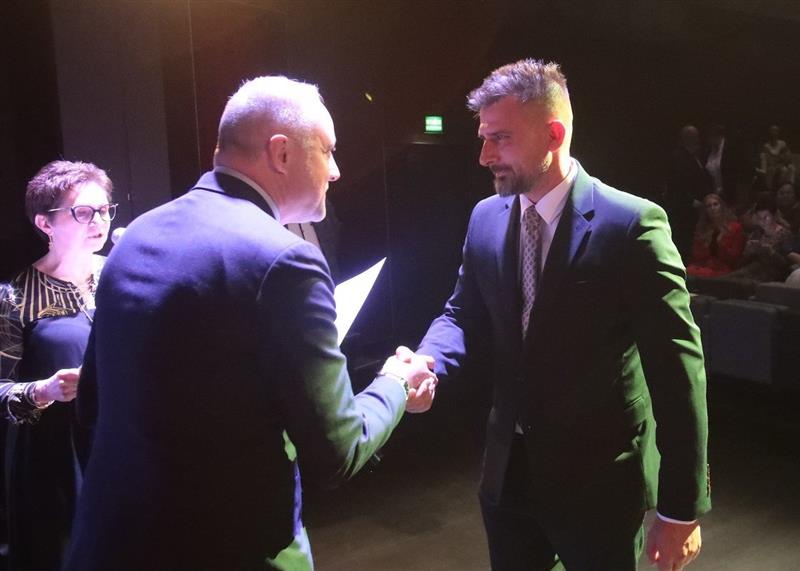 Wręczenie nagród pracownikom ZSEE TME przez władze szkoły i samorządowe