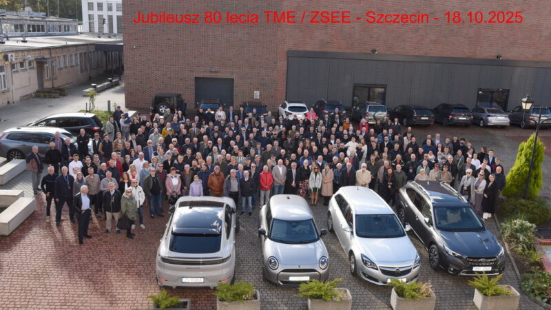 Zdjęcie z dnia otwartego dla absolwentów w czasie obchodów jubileuszu 80 – lecia naszej szkoły
