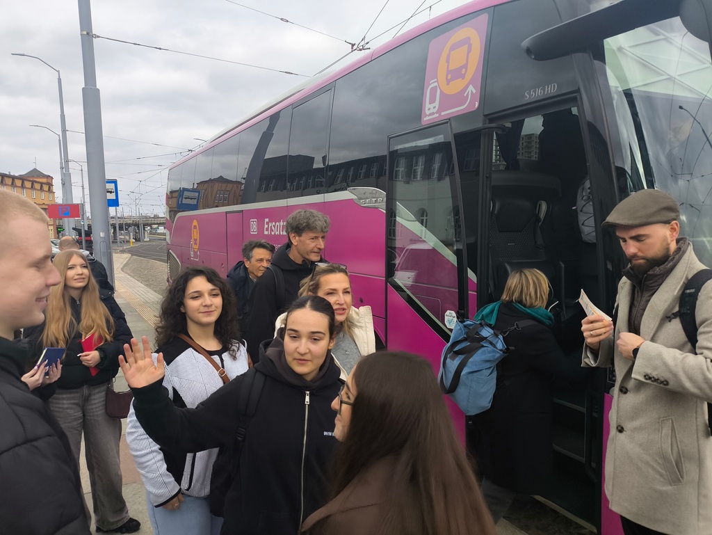 Wspólne zajęcia uczniów polskich i niemieckich podczas projektu edukacyjnego w ZSEE TME