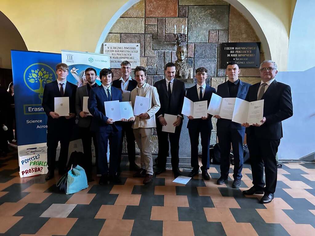 Uczniowie ZSEE TME z Nagrodą Prezydenta Miasta Szczecin – ceremonia wręczenia nagrody